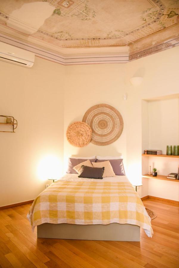 Apartment Neoclassical