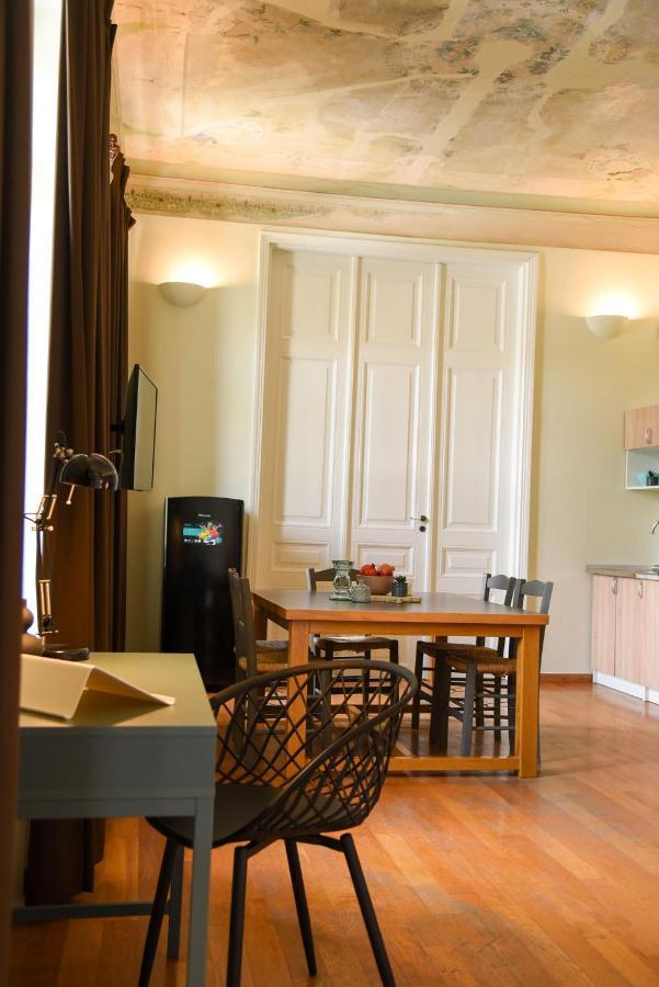 Neoclassical Apartment